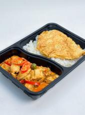 <span>
  <span>Chicken with panaeng curry + Omelet (10 boxes)</span></span>